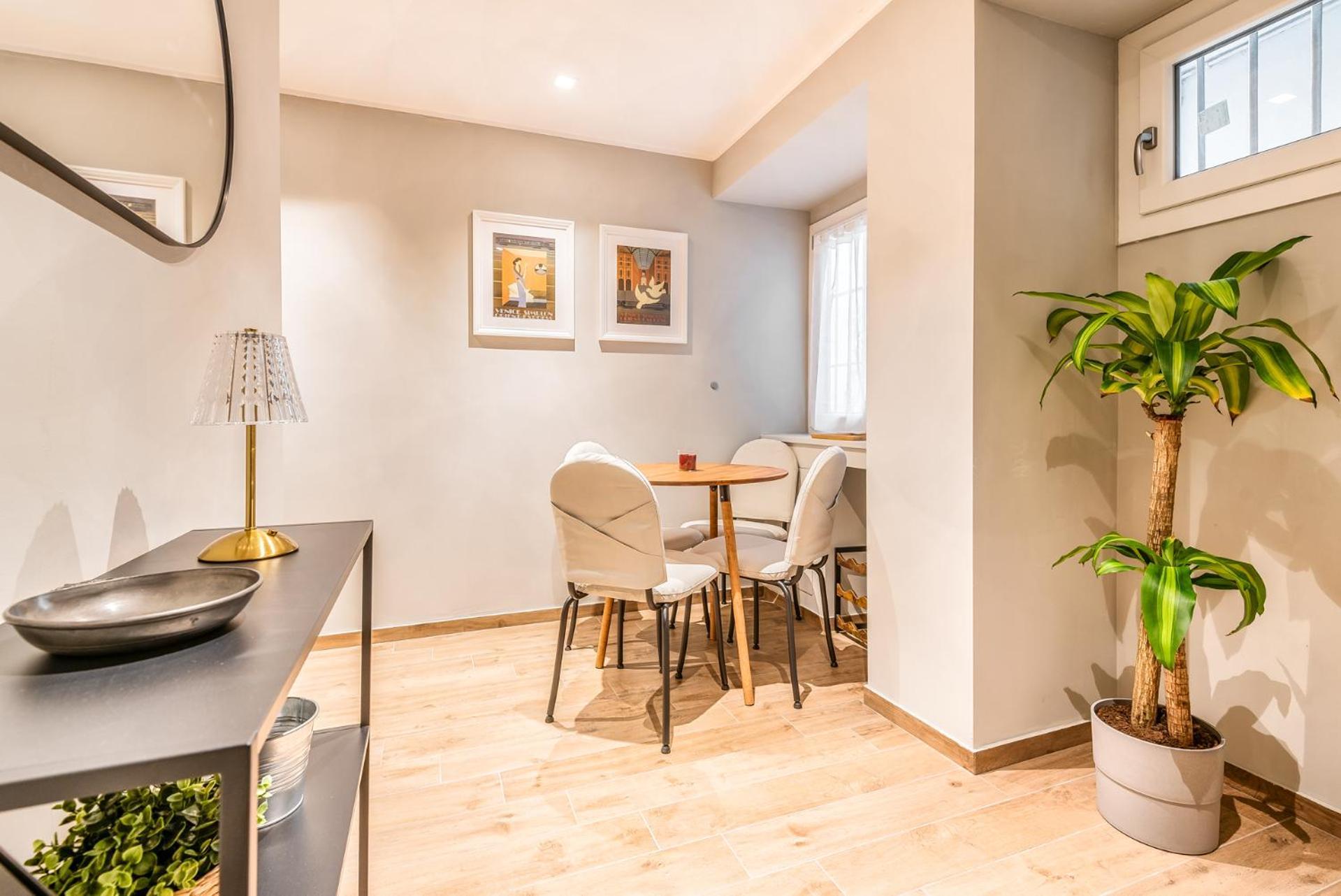 High-class Porta Venezia Flat Via Salvini Milano